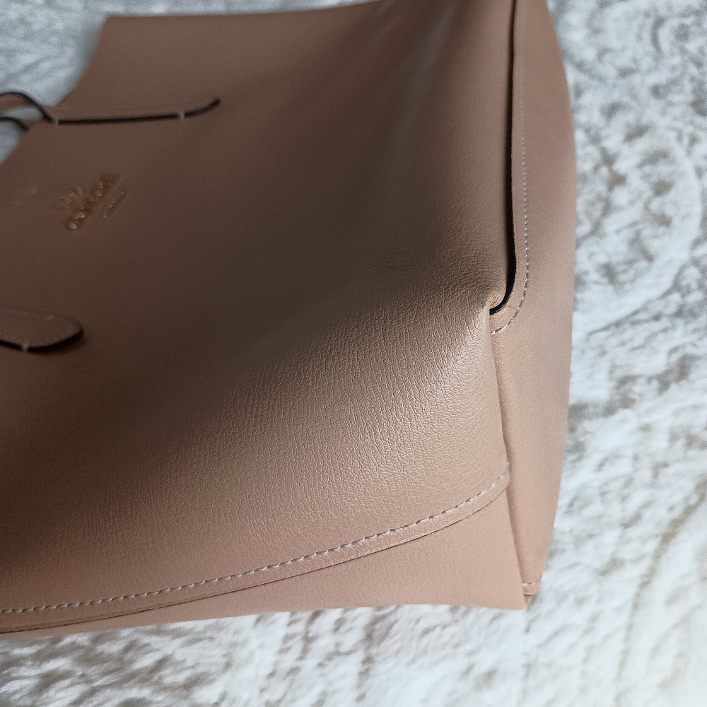 Coach Beige Leather Tote Bag - Picture 8 of 16